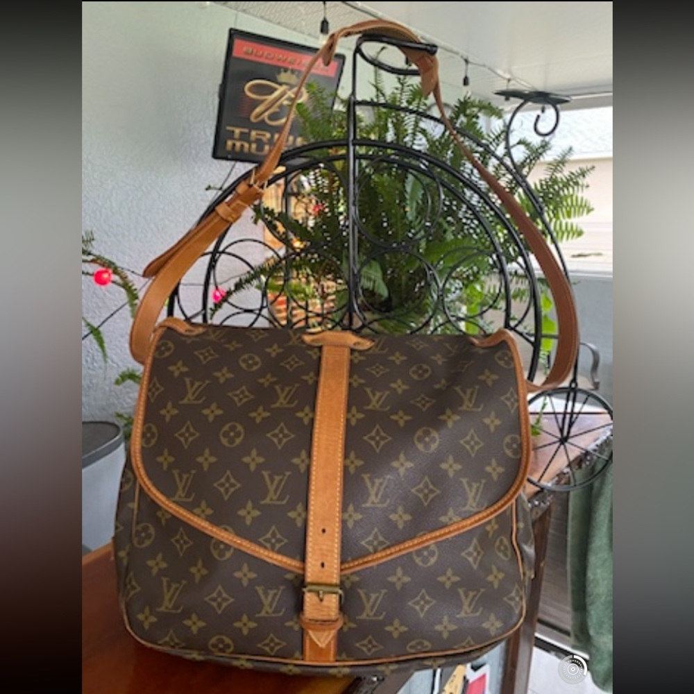 LOUIS VUITTON SAUMUR 35 Monogram Shoulder Bag W/COA